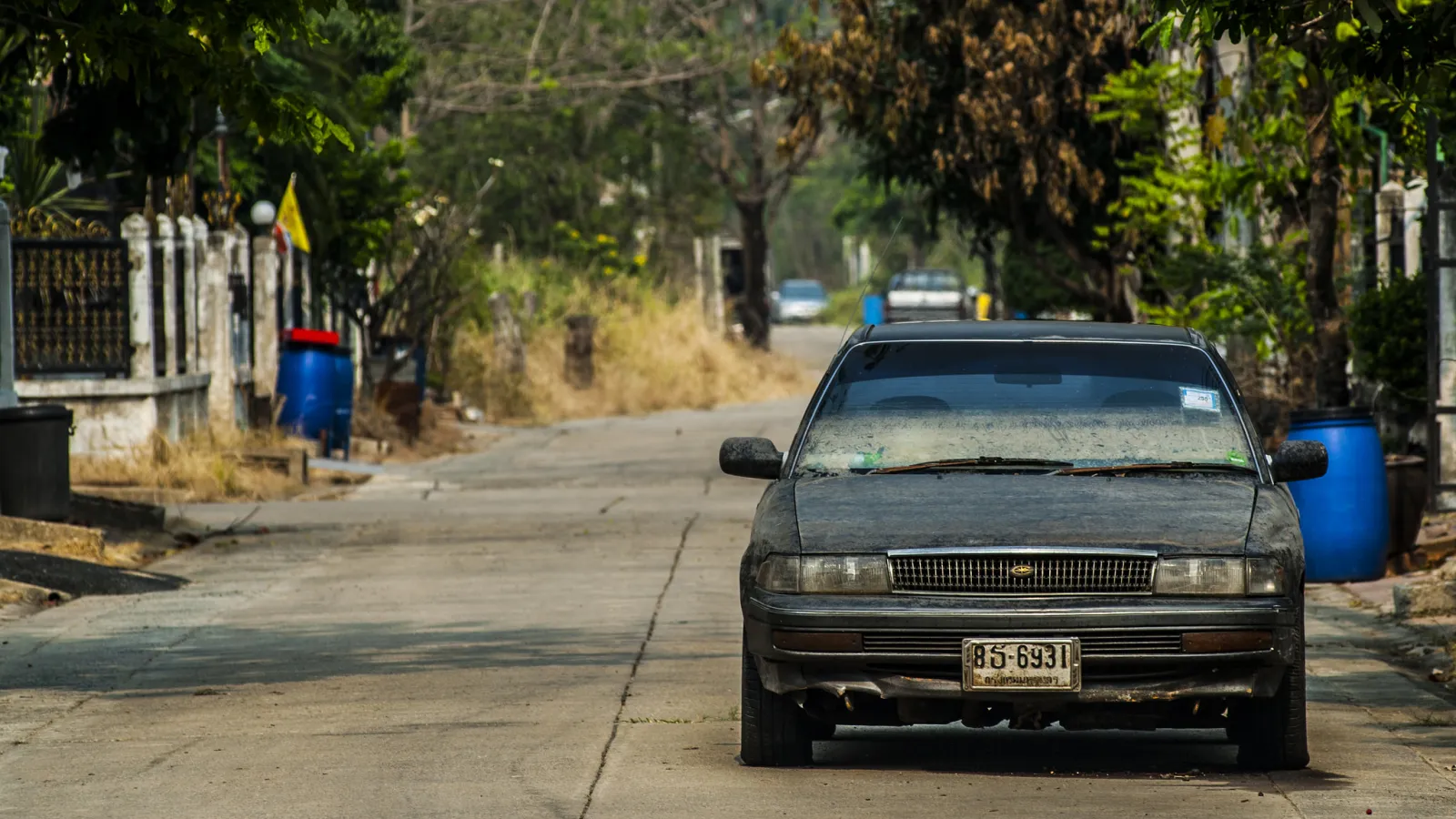 Cars amid Bangkok flood aftermath in 2011; archival representative image, not the September 2026 flooding.